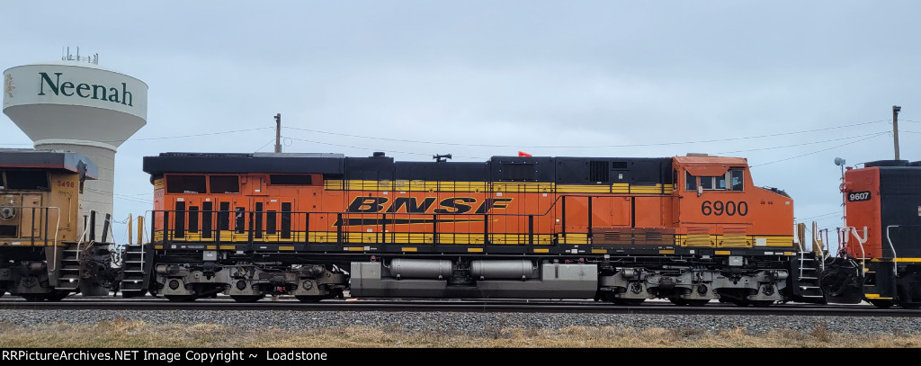 BNSF 6900